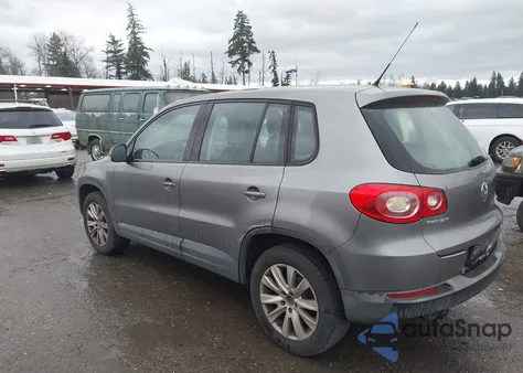 2010 Volkswagen Tiguan S from USA, damaged, VIN WVGAV7AX3AW515109